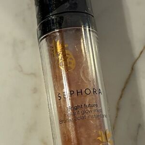 Sephora Bright Future Glow Mist - a vegan fine spray to glow up your look! New!